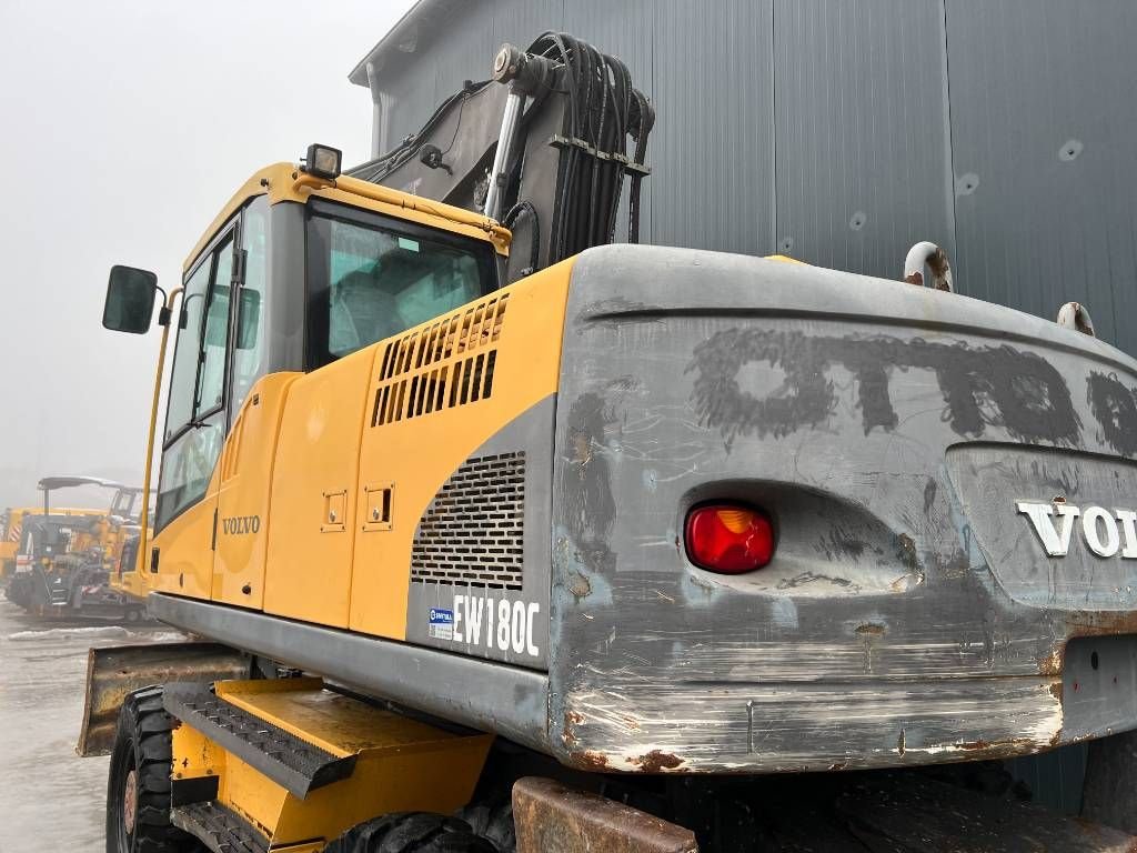 Mobilbagger des Typs Volvo EW180C, Gebrauchtmaschine in Venlo (Bild 5)