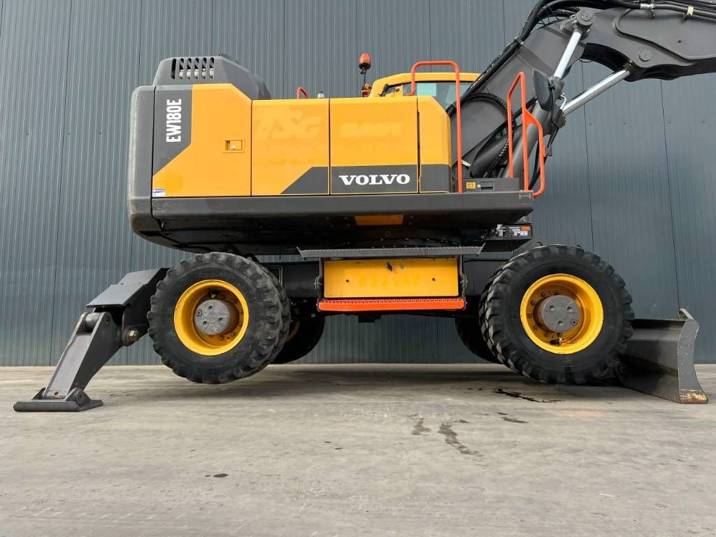 Mobilbagger Türe ait Volvo EW180E, Gebrauchtmaschine içinde Venlo (resim 10)