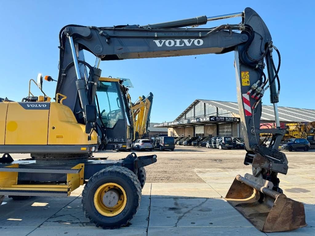 Mobilbagger of the type Volvo EW210D - Tilting Bucket / Triple Boom, Gebrauchtmaschine in Veldhoven (Picture 11)