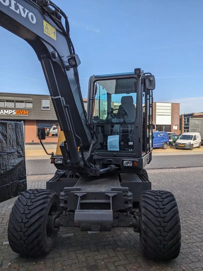 Mobilbagger of the type Volvo EW60E, Gebrauchtmaschine in Groningen (Picture 5)