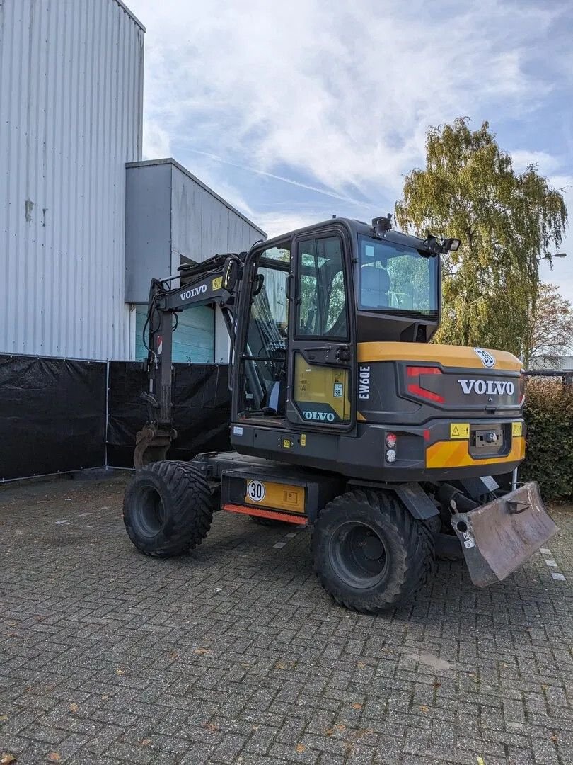 Mobilbagger типа Volvo EW60E, Gebrauchtmaschine в Groningen (Фотография 9)