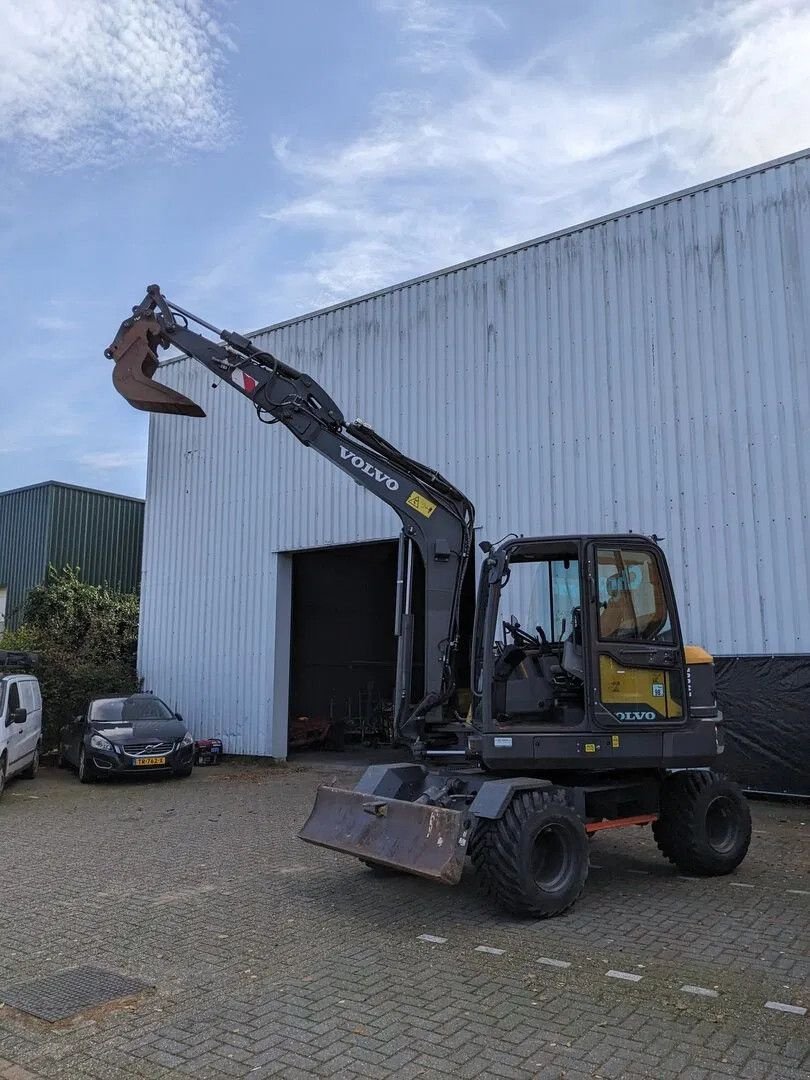 Mobilbagger of the type Volvo EW60E, Gebrauchtmaschine in Groningen (Picture 11)