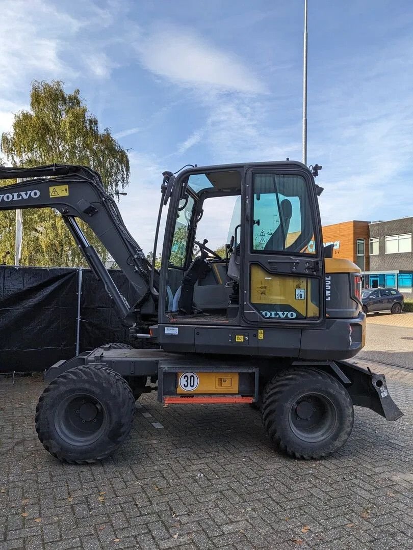 Mobilbagger del tipo Volvo EW60E, Gebrauchtmaschine In Groningen (Immagine 2)