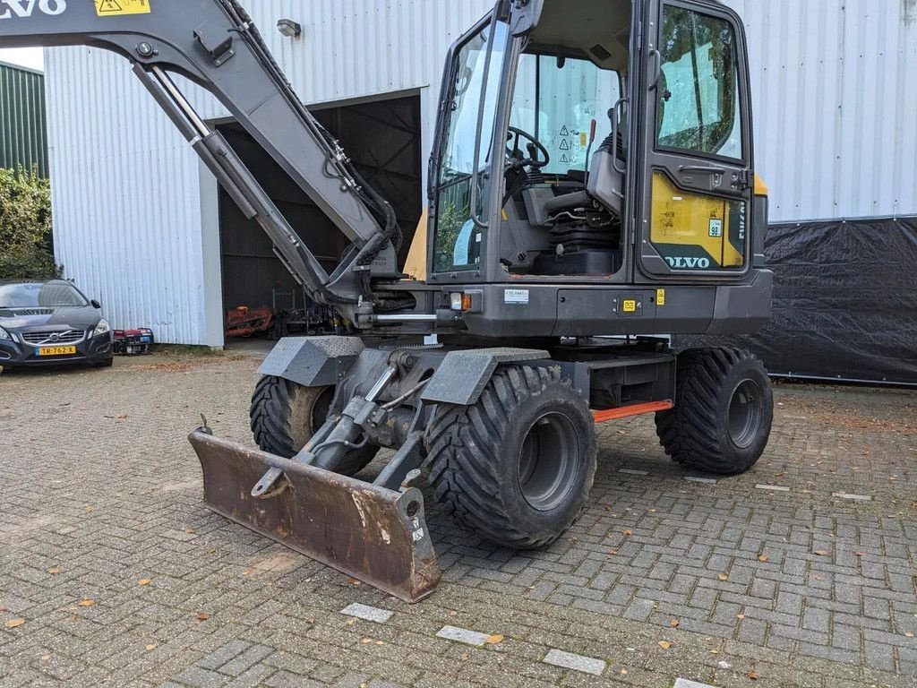 Mobilbagger of the type Volvo EW60E, Gebrauchtmaschine in Groningen (Picture 4)