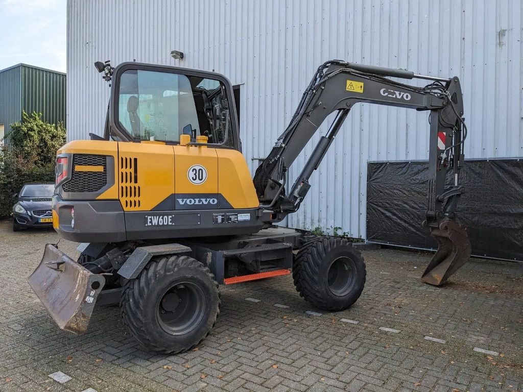 Mobilbagger des Typs Volvo EW60E, Gebrauchtmaschine in Groningen (Bild 10)