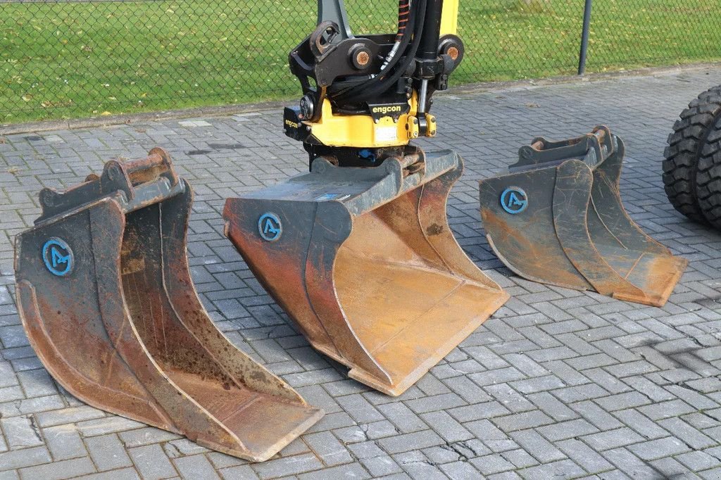 Mobilbagger van het type Wacker Neuson EW 65 ROTOTILT 3X BUCKET DOZER BLADE LOW HOURS, Gebrauchtmaschine in Marknesse (Foto 10)