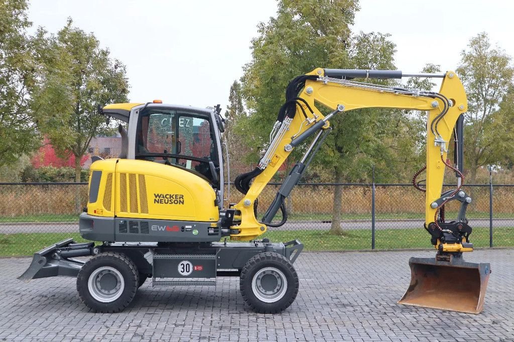 Mobilbagger des Typs Wacker Neuson EW 65 ROTOTILT 3X BUCKET DOZER BLADE LOW HOURS, Gebrauchtmaschine in Marknesse (Bild 4)