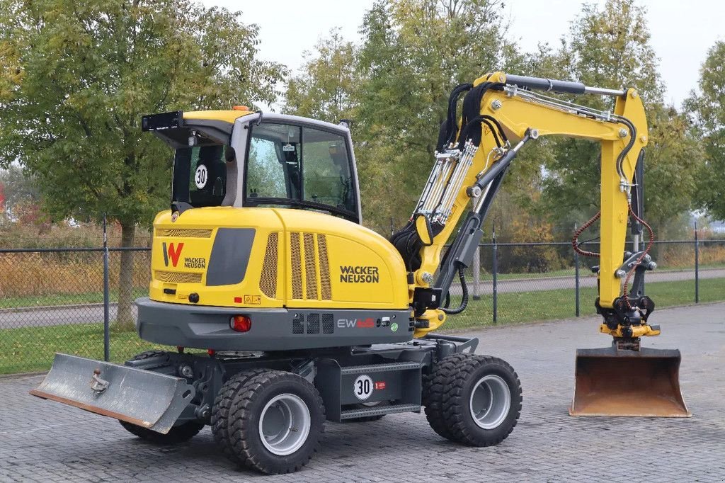 Mobilbagger van het type Wacker Neuson EW 65 ROTOTILT 3X BUCKET DOZER BLADE LOW HOURS, Gebrauchtmaschine in Marknesse (Foto 7)