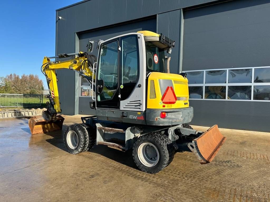 Mobilbagger du type Wacker Neuson EW 65, Gebrauchtmaschine en Wommels (Photo 2)