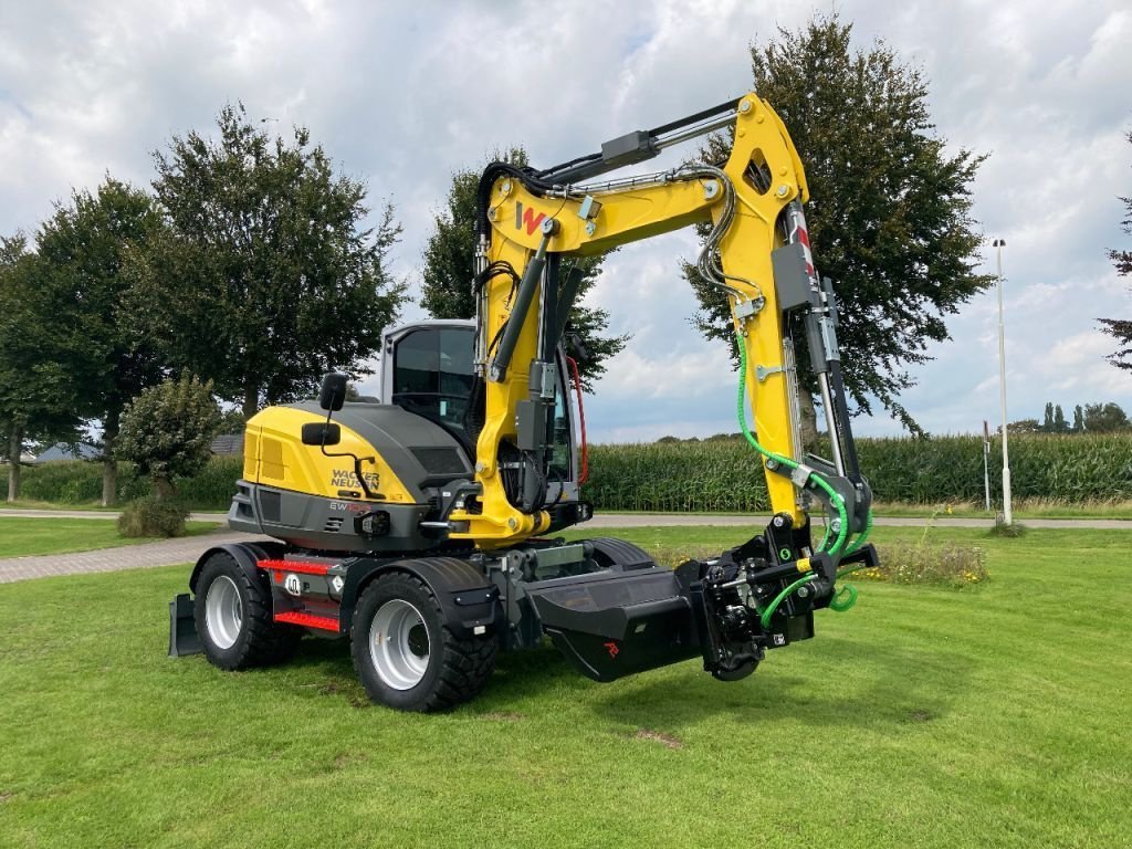 Mobilbagger des Typs Wacker Neuson EW100 -2, Neumaschine in Didam (Bild 4)