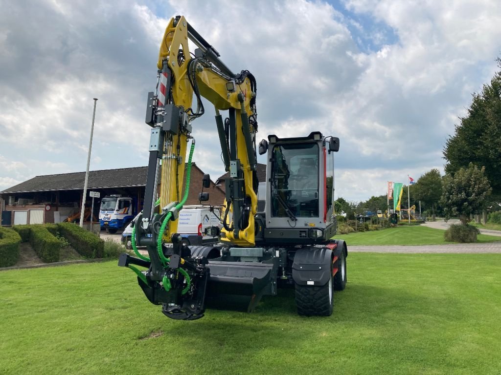 Mobilbagger of the type Wacker Neuson EW100 -2, Neumaschine in Didam (Picture 3)