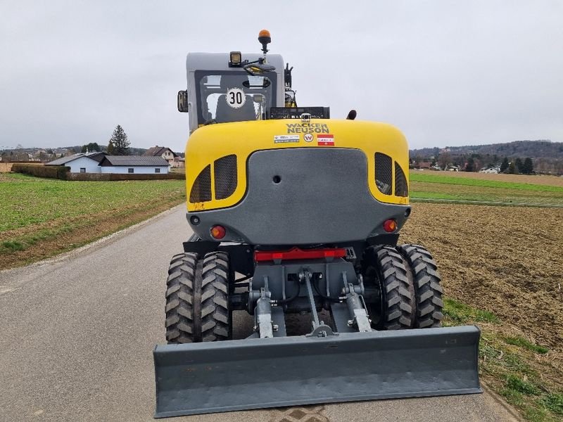 Mobilbagger of the type Wacker Neuson EW100, Gebrauchtmaschine in Gabersdorf (Picture 4)