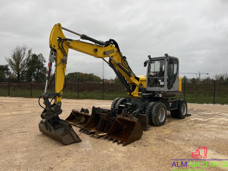 Mobilbagger of the type Wacker Neuson EW100, Gebrauchtmaschine in LAARNE (Picture 1)