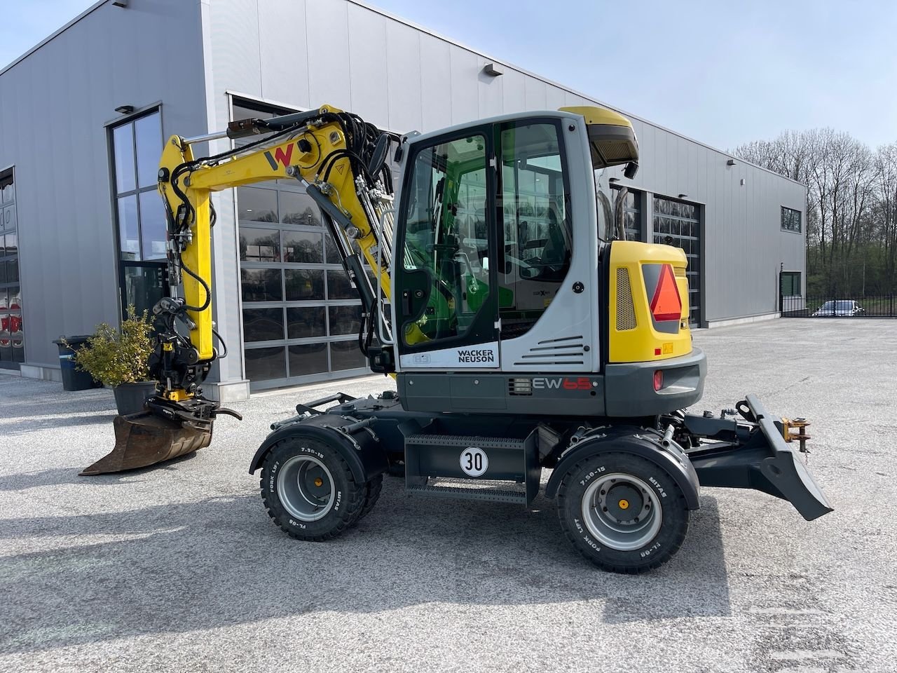 Mobilbagger del tipo Wacker Neuson EW65 met Engcon, Gebrauchtmaschine en Holten (Imagen 1)