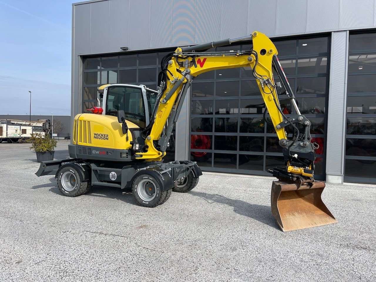 Mobilbagger del tipo Wacker Neuson EW65 met Engcon, Gebrauchtmaschine en Holten (Imagen 3)