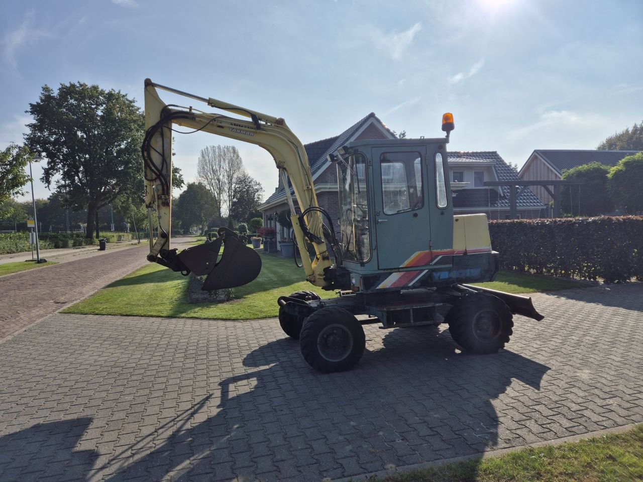 Mobilbagger des Typs Yanmar YB401W, Gebrauchtmaschine in Weiteveen (Bild 3)