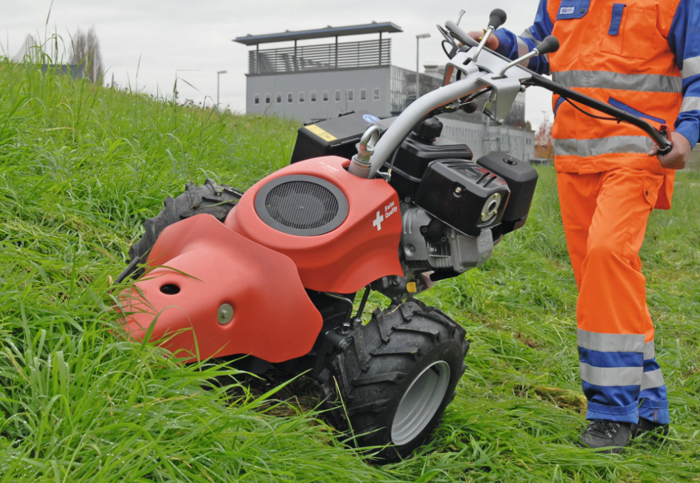 Motormäher tipa Aebi CC 110, Neumaschine u Ersingen (Slika 1)