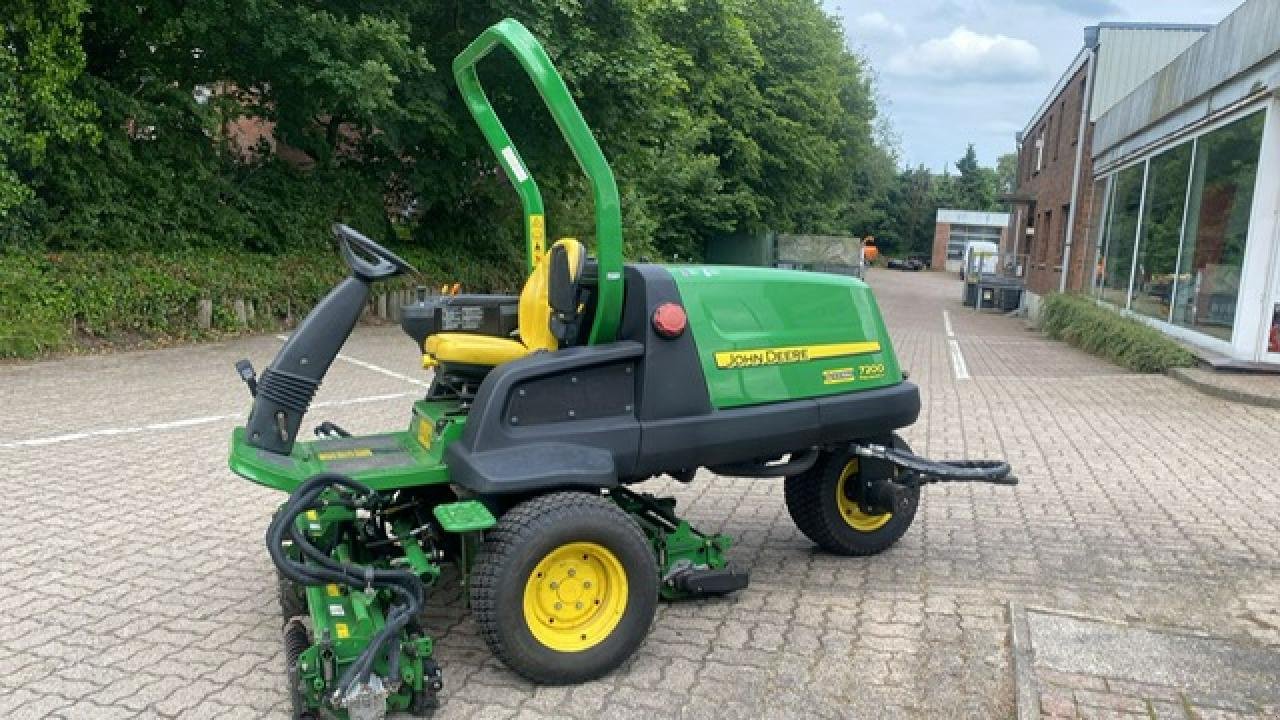 Motormäher des Typs John Deere 7200, Gebrauchtmaschine in Alt Duvenstedt (Bild 2)