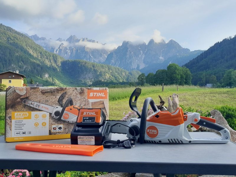 Motorsäge van het type Stihl MSA 70C, Neumaschine in Gosau am Dachstein (Foto 1)