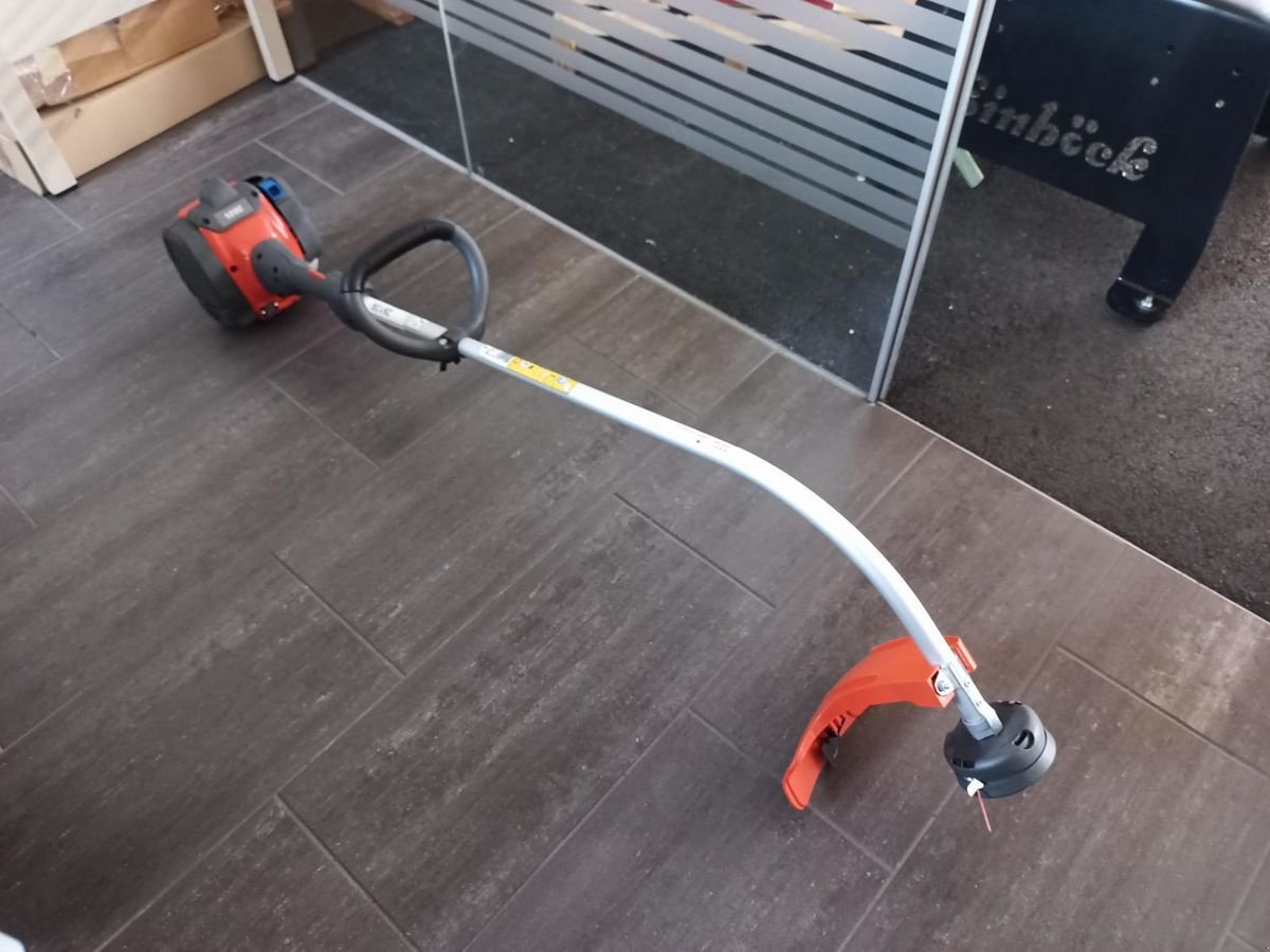 Motorsense Türe ait Husqvarna 129C Trimmer, Neumaschine içinde St. Marienkirchen (resim 2)