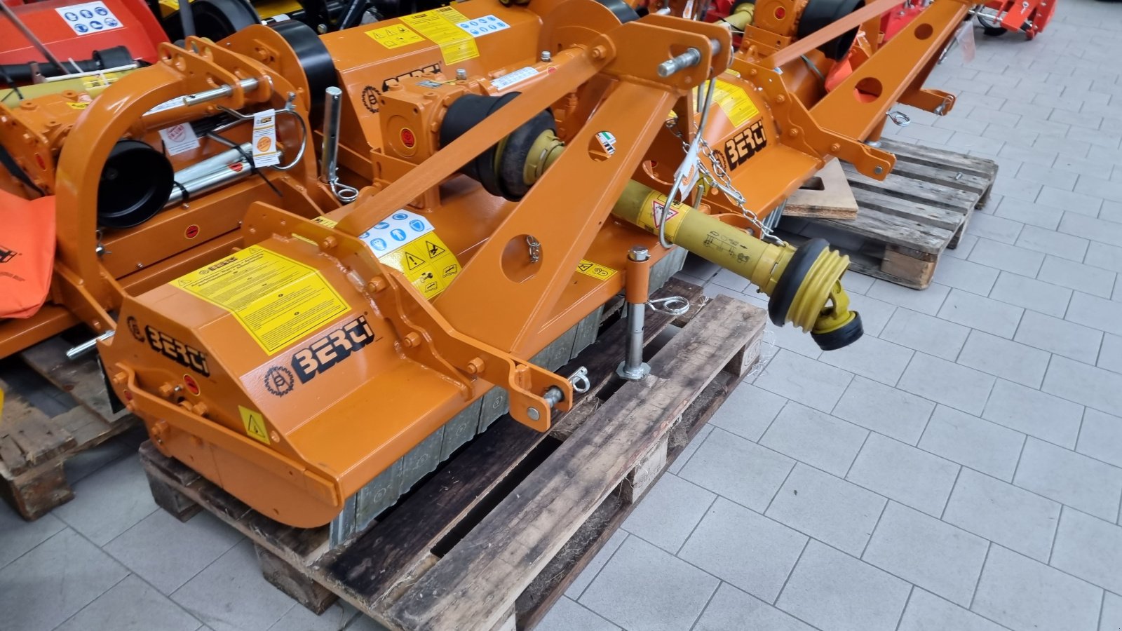 Mulcher Türe ait Berti Mini 115, Neumaschine içinde Olpe (resim 4)