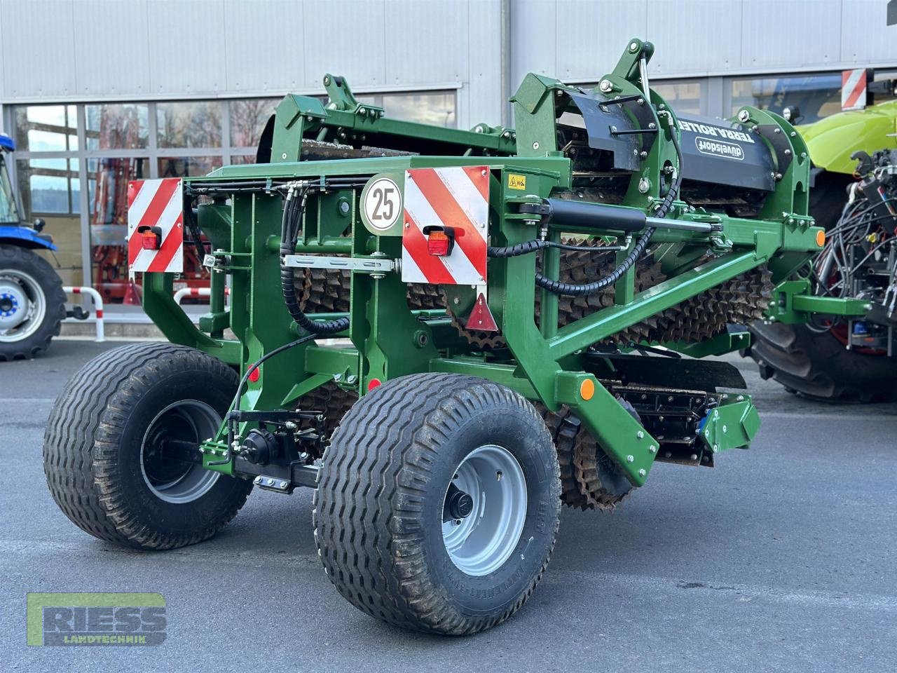 Mulcher a típus Düvelsdorf TERRA ROLLER Expert Messerwalze 6,30 m, Neumaschine ekkor: Homberg (Ohm) - Maulbach (Kép 10)