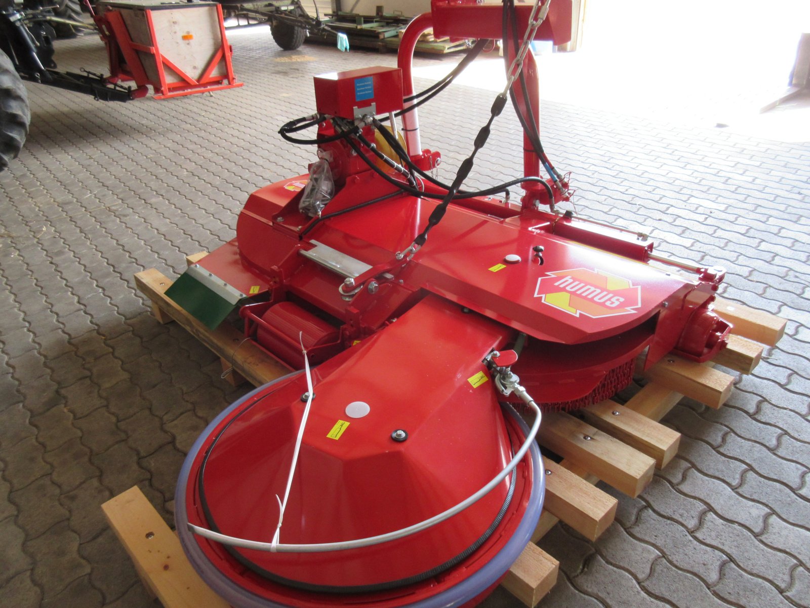 Mulcher du type Humus AFLR 2500, Neumaschine en Pliening (Photo 4)