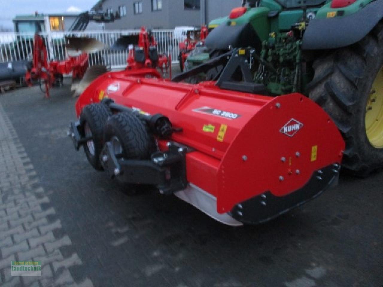 Mulcher of the type Kuhn BC2800, Neumaschine in Büren (Picture 1)