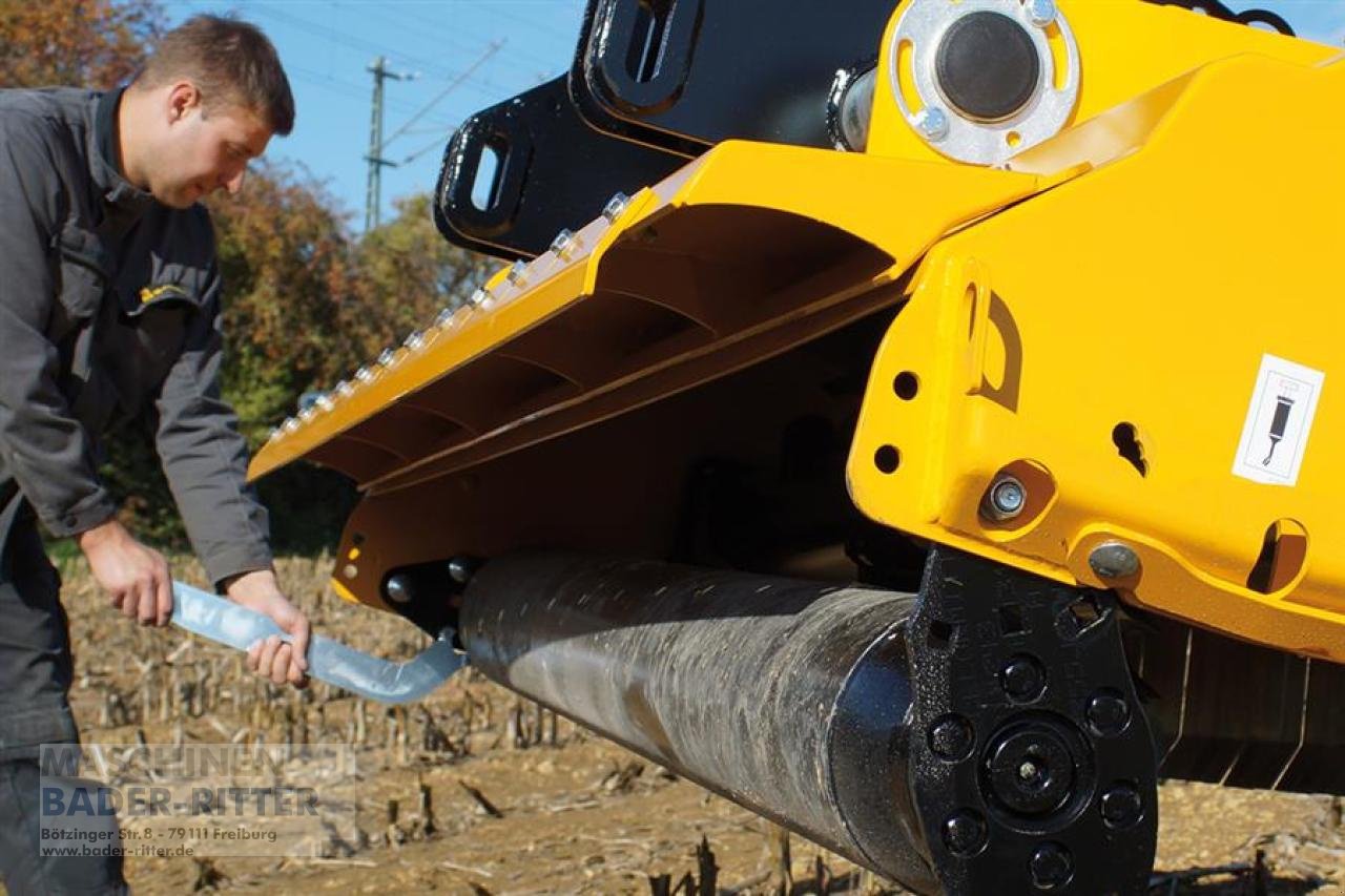 Mulcher van het type Müthing MU-M 300, Neumaschine in Freiburg (Foto 6)