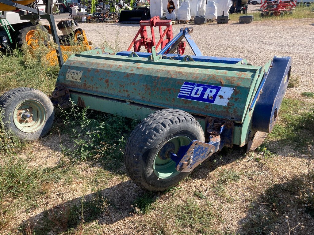 Mulchgerät & Häckselgerät van het type Desvoys BROYEUR DR 3M, Gebrauchtmaschine in SAINT ANDIOL (Foto 2)