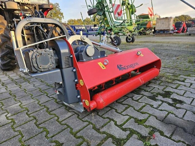 Mulchgerät & Häckselgerät of the type DRAGONE ROAD L 130, Neumaschine in Schladen (Picture 1)