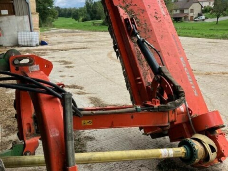 Mulchgerät & Häckselgerät типа Kubota SP 2200 E, Gebrauchtmaschine в Hauteroche (Фотография 1)