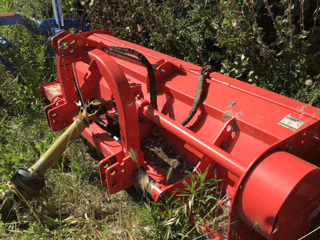 Mulchgerät & Häckselgerät des Typs Maschio TORNADO 250 M9152500501, Gebrauchtmaschine in SAINT ANDIOL (Bild 3)