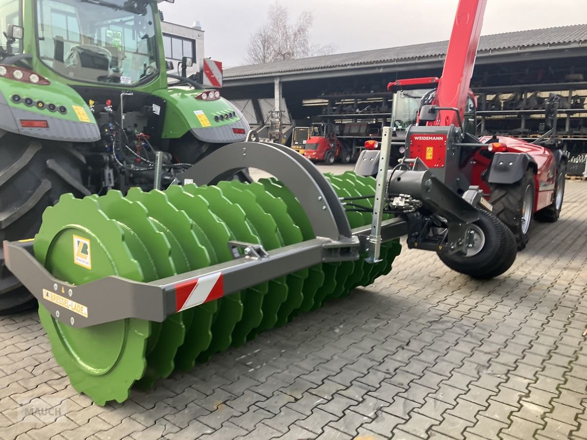 Mulchgerät & Häckselgerät van het type Sonstige Bressel & Lade Silowalze XL, Vorführmaschine in Burgkirchen (Foto 9)