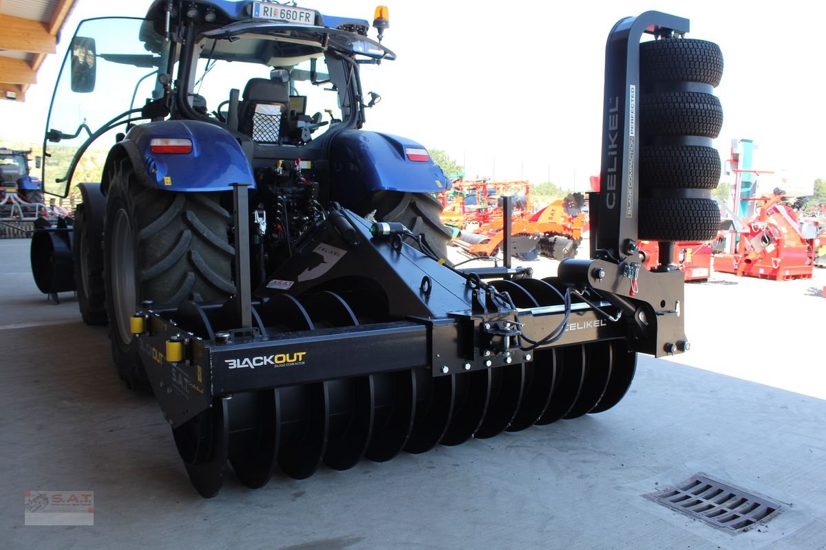 Mulchgerät & Häckselgerät del tipo Sonstige Celikel Silowalze Blackout 3000 + Seitenverdicht, Neumaschine en Eberschwang (Imagen 22)