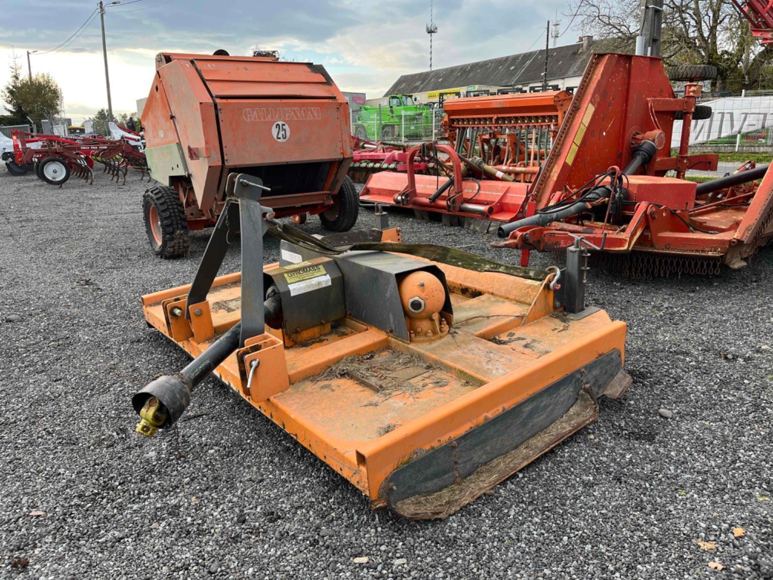 Mulchgerät & Häckselgerät del tipo Sonstige Gyrobroyeur 2304 Gyromass, Gebrauchtmaschine In LA SOUTERRAINE (Immagine 4)