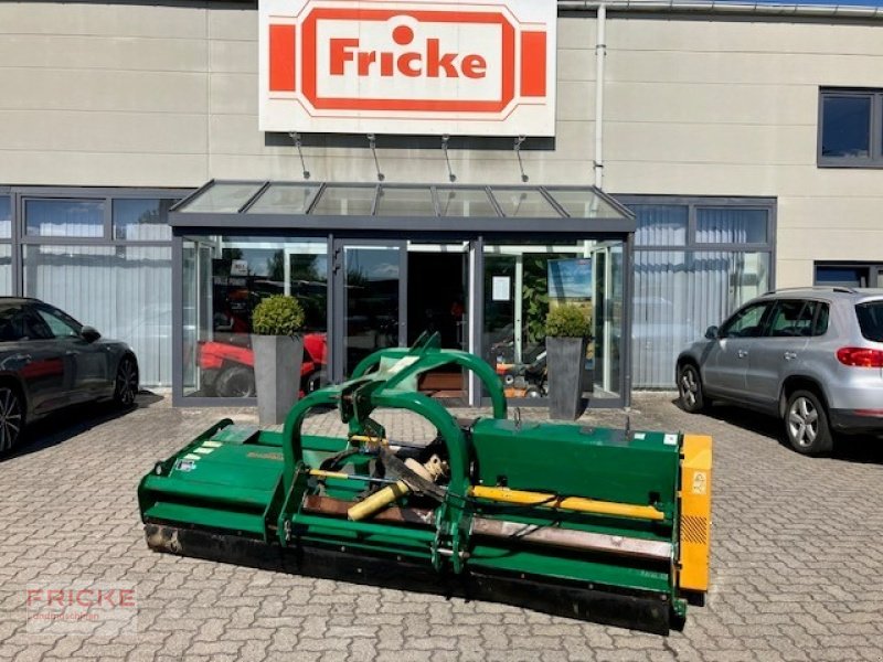 Mulchgerät & Häckselgerät typu Spearhead Q2800 HD, Gebrauchtmaschine v Demmin