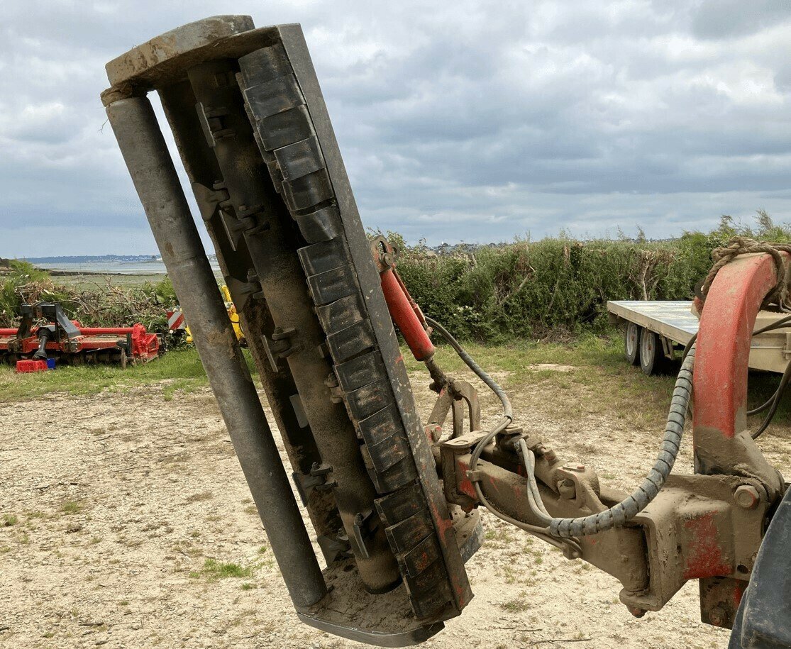 Mulchgerät & Häckselgerät van het type Tortella BROYEUR TORTELLA TL200, Gebrauchtmaschine in PLOUIGNEAU (Foto 1)