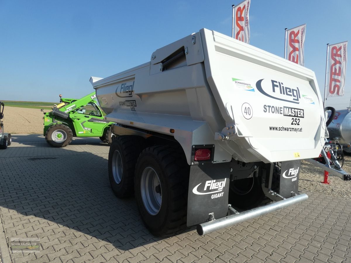 Muldenkipper of the type Fliegl Stone-Master 252 Pro, Mietmaschine in Aurolzmünster (Picture 5)