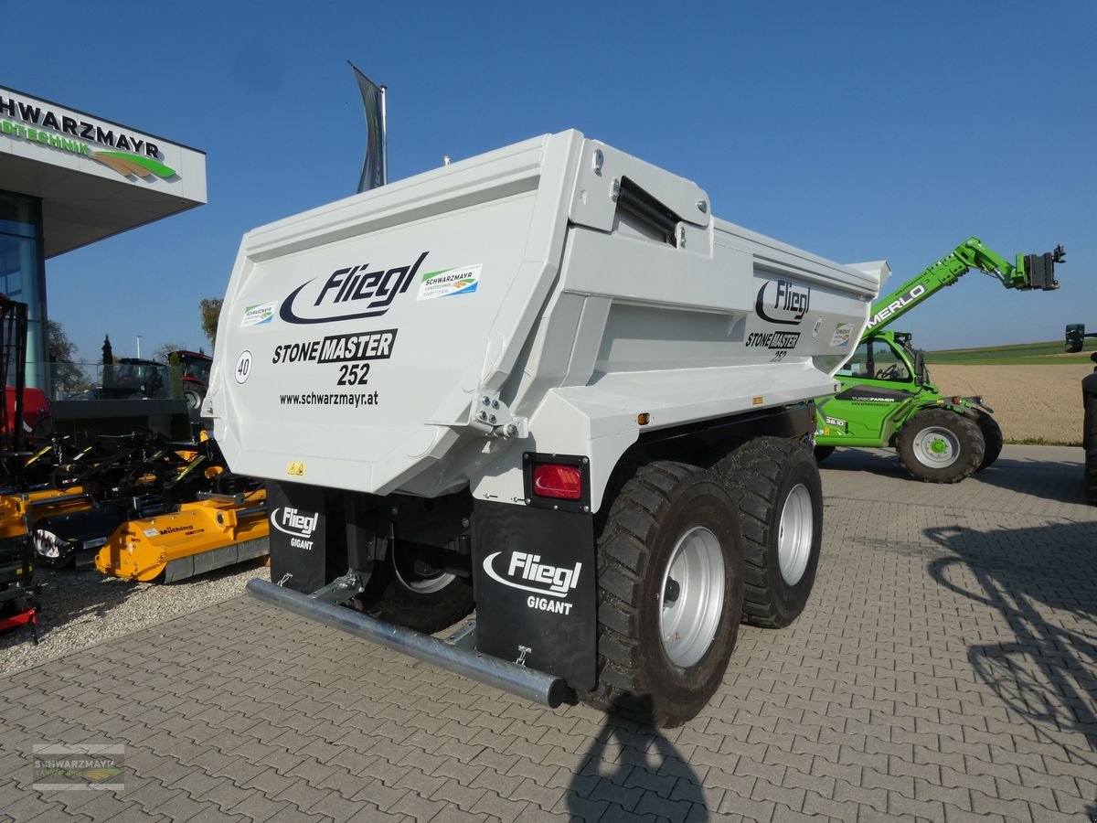 Muldenkipper of the type Fliegl Stone-Master 252 Pro, Mietmaschine in Aurolzmünster (Picture 3)