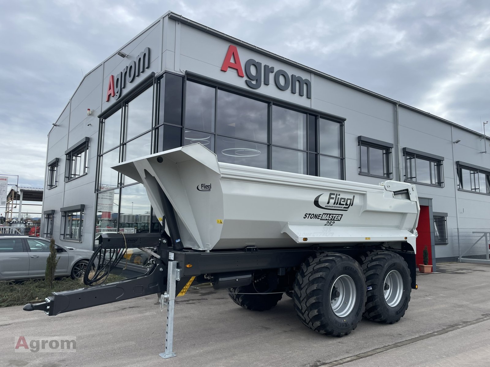 Muldenkipper Türe ait Fliegl StoneMaster 252, Neumaschine içinde Meißenheim-Kürzell (resim 1)