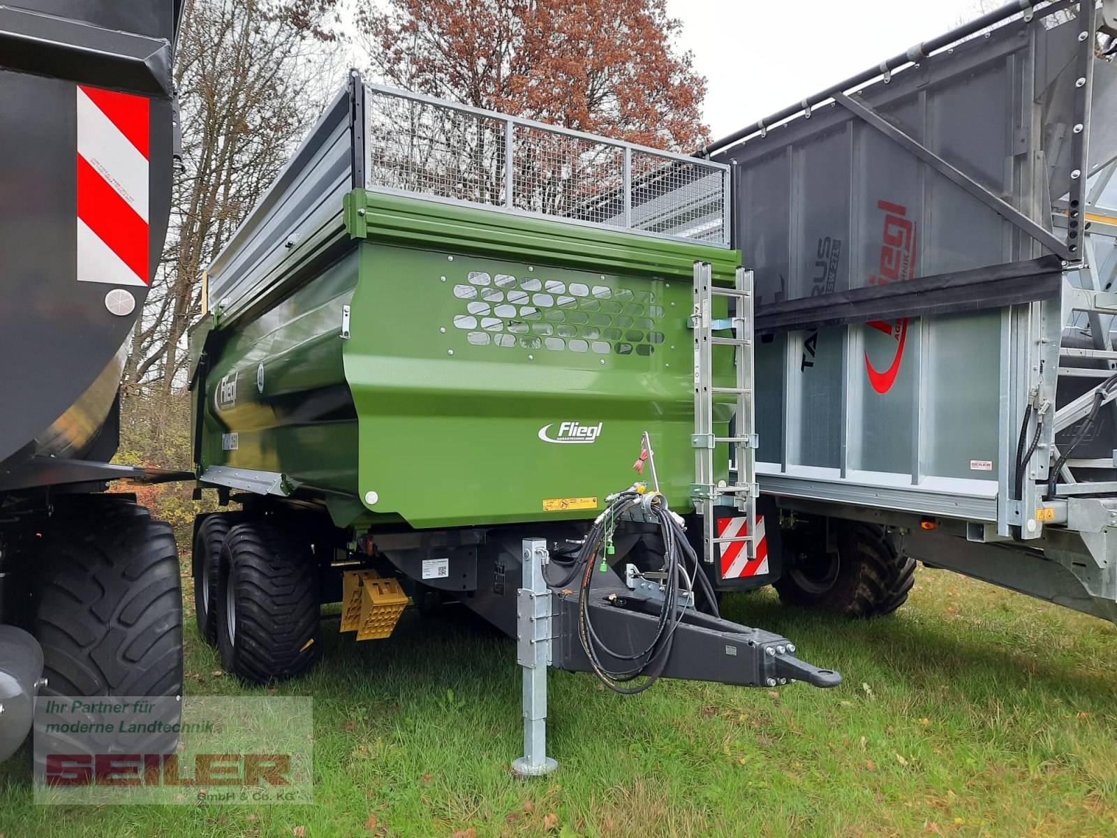 Muldenkipper of the type Fliegl TMK 160 FOX 25 m², Neumaschine in Ansbach (Picture 1)