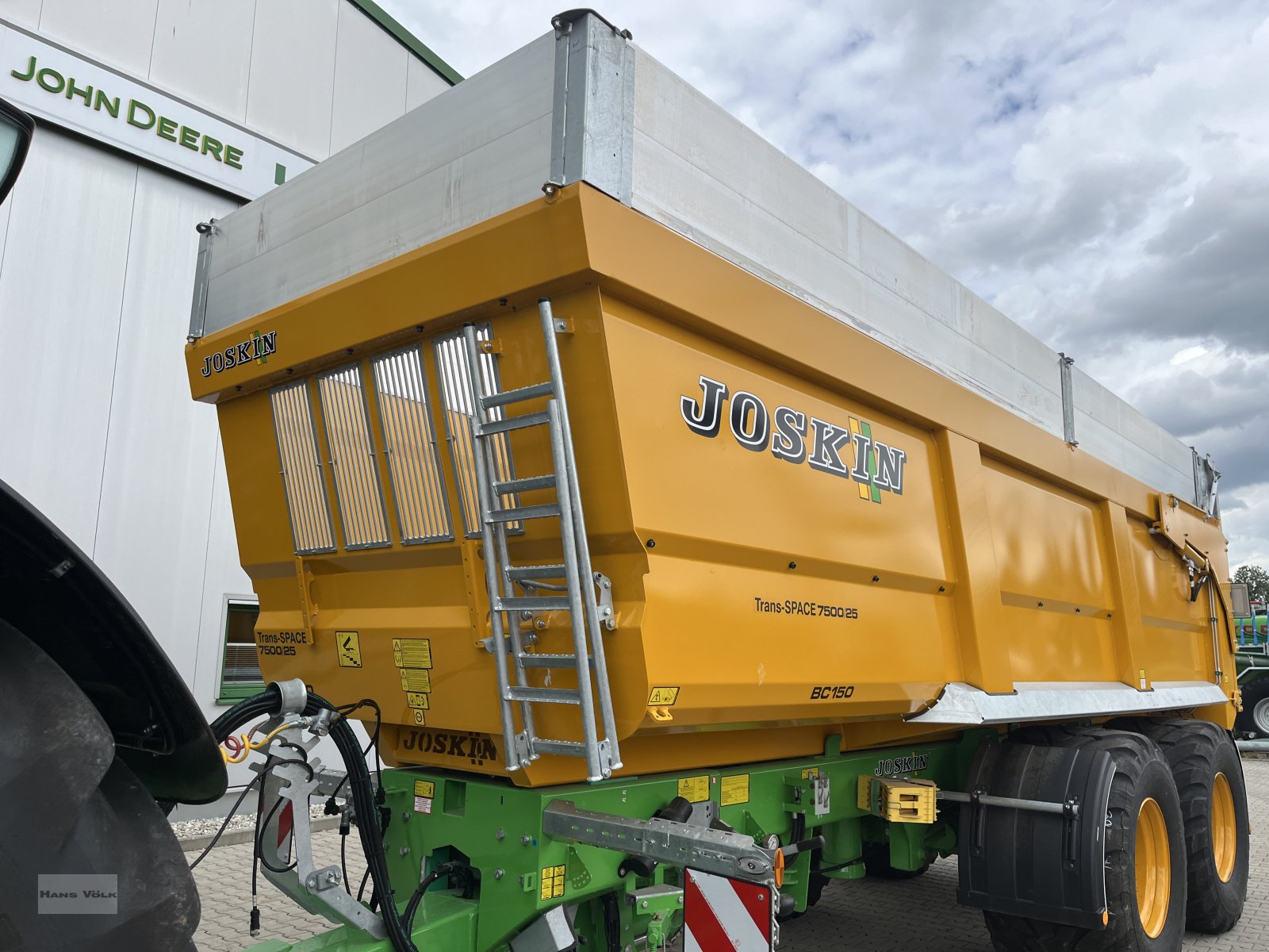 Muldenkipper van het type Joskin Trans-Space 7500, Neumaschine in Tettenweis / Karpfham (Foto 2)