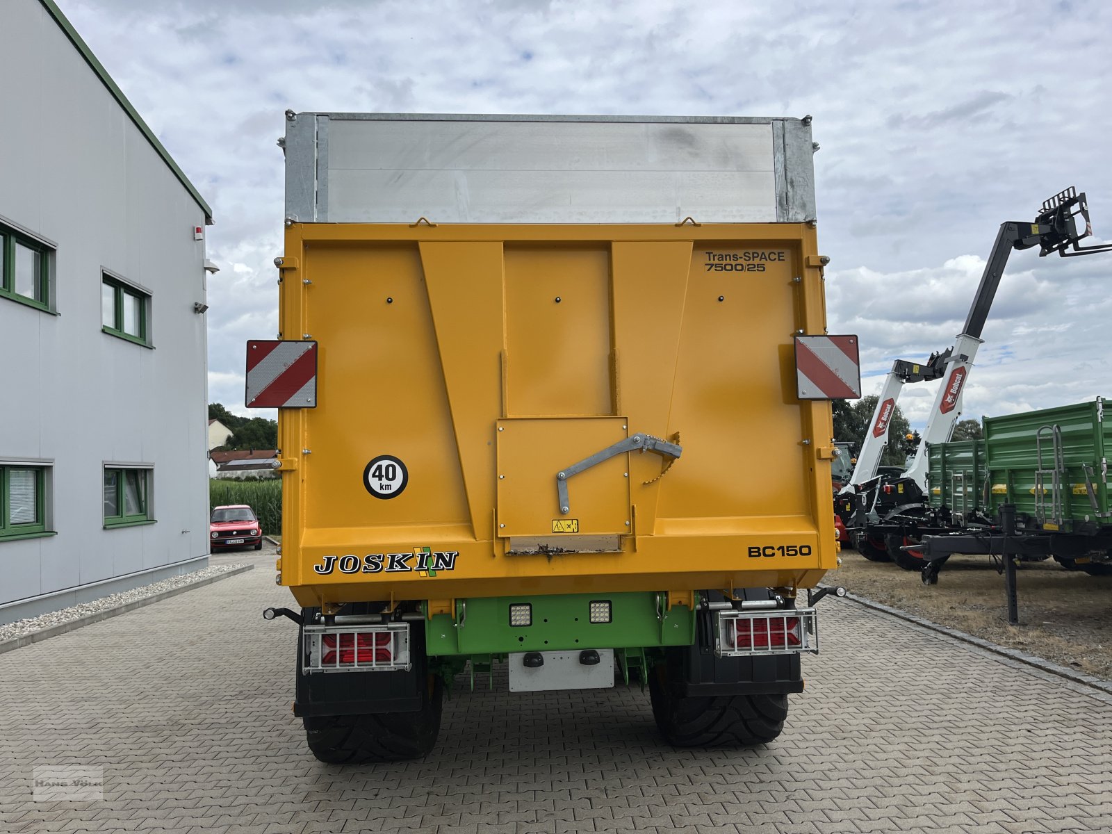 Muldenkipper van het type Joskin Trans-Space 7500, Neumaschine in Tettenweis / Karpfham (Foto 11)