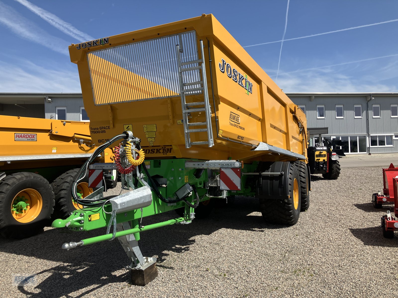 Muldenkipper van het type Joskin Trans-Space Muldenkipper Advantage 7500, Neumaschine in Salching bei Straubing (Foto 1)