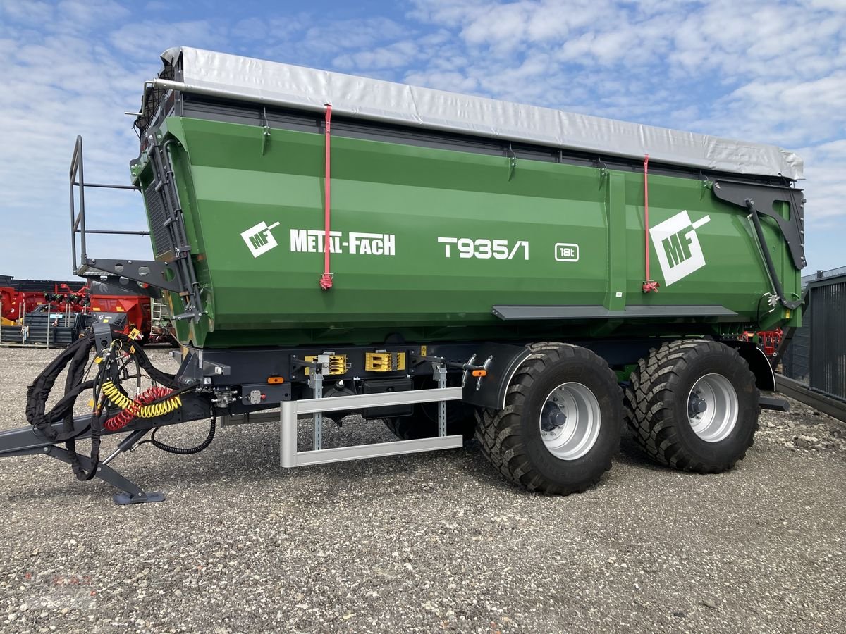 Muldenkipper van het type Metal-Fach T 935/1-Muldenkipper, Neumaschine in Eberschwang (Foto 1)