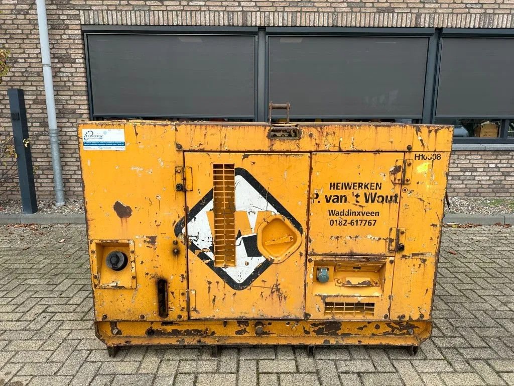 Notstromaggregat del tipo Atlas Copco Komatsu 40 kVA Silent generatorset, Gebrauchtmaschine In VEEN (Immagine 1)