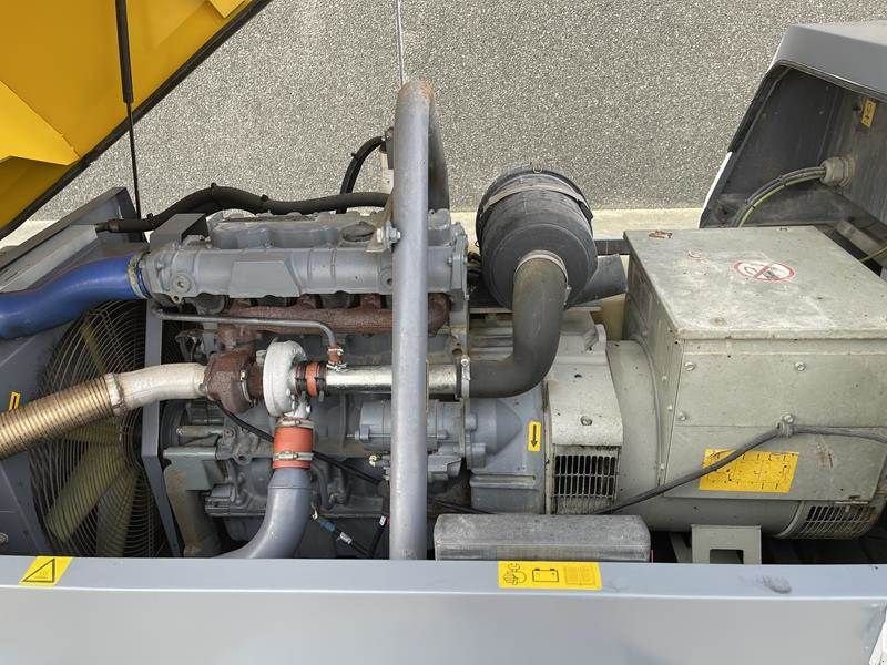 Notstromaggregat des Typs Atlas Copco QAX 60, Gebrauchtmaschine in Waregem (Bild 9)