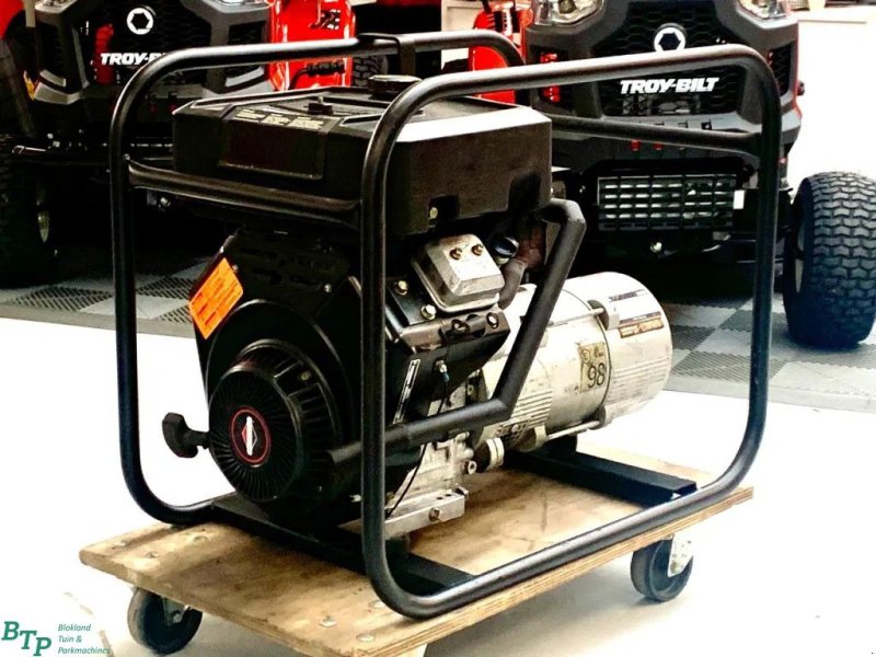 Notstromaggregat del tipo Bosch gebruikte generator met krachstroom en 230v 6KW g6500, Gebrauchtmaschine en Ameide (Imagen 1)