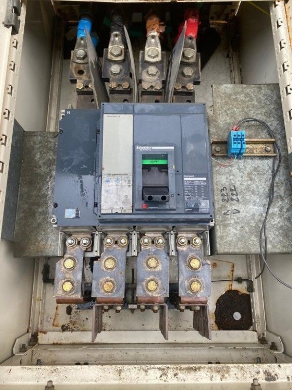 Notstromaggregat tipa Caterpillar Schneider 1600 Ampere Vermogensschakelaar Breaker 1000 kVA, Gebrauchtmaschine u VEEN (Slika 2)